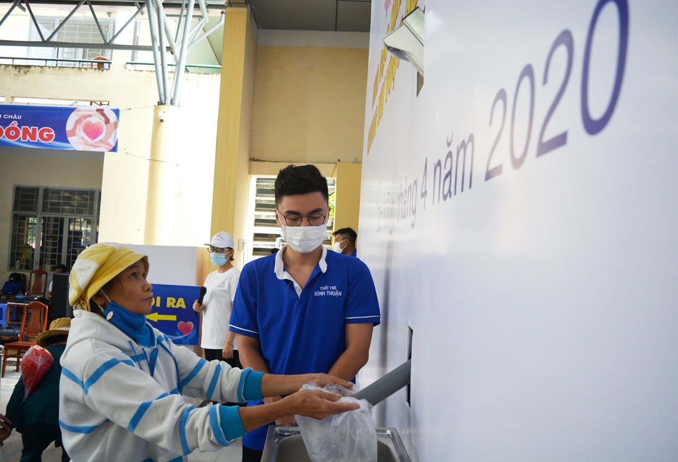 Ấm áp tình người Đà Nẵng trong mùa dịch